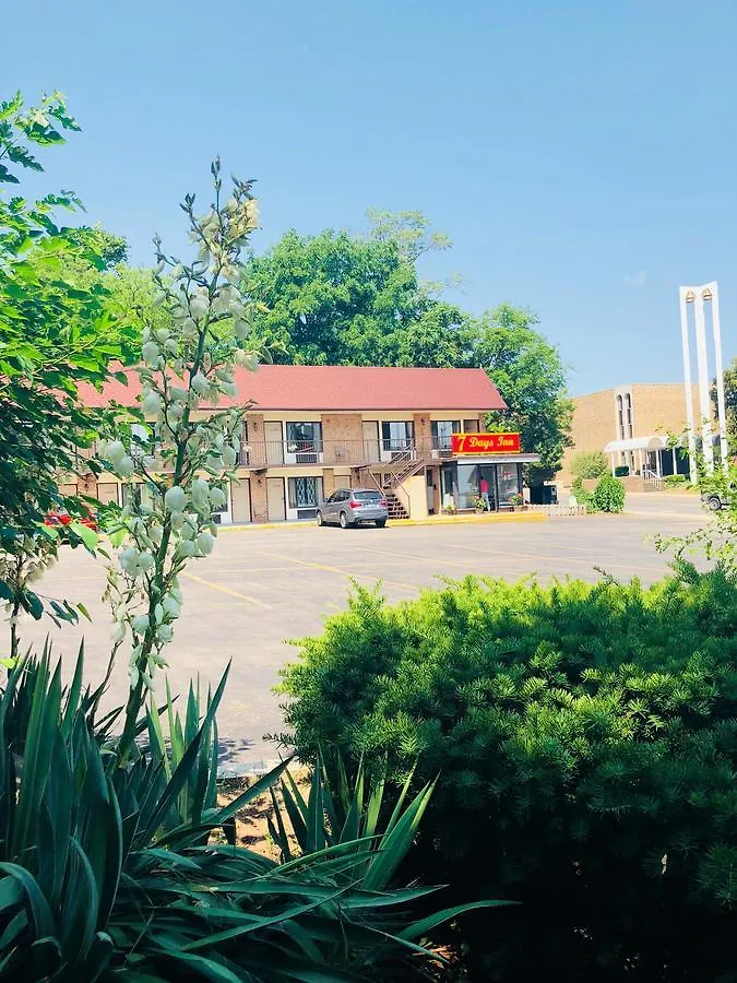 7 Days Inn Niagara Falls